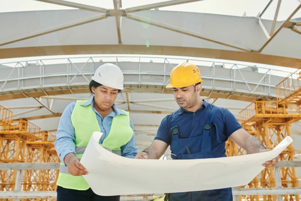 Ouvriers sur un chantier : sécurité et santé au travail