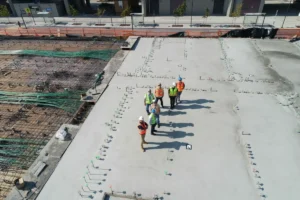 Safety Day à Lyon : équipes en gilets de sécurité sur un site industriel