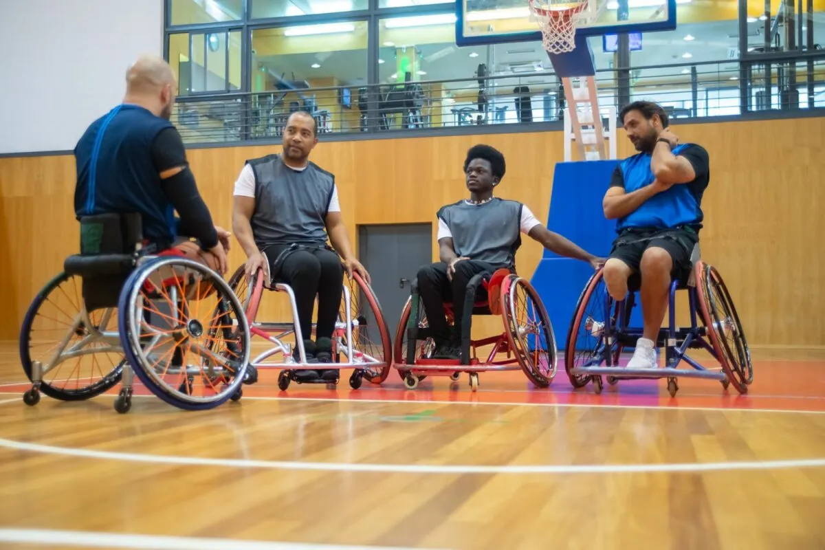Team building handisport en entreprise à Paris : basket fauteuil